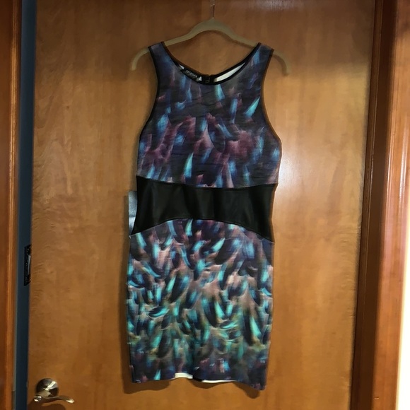Bebe Print Contrast Waist Dress - Picture 2 of 4